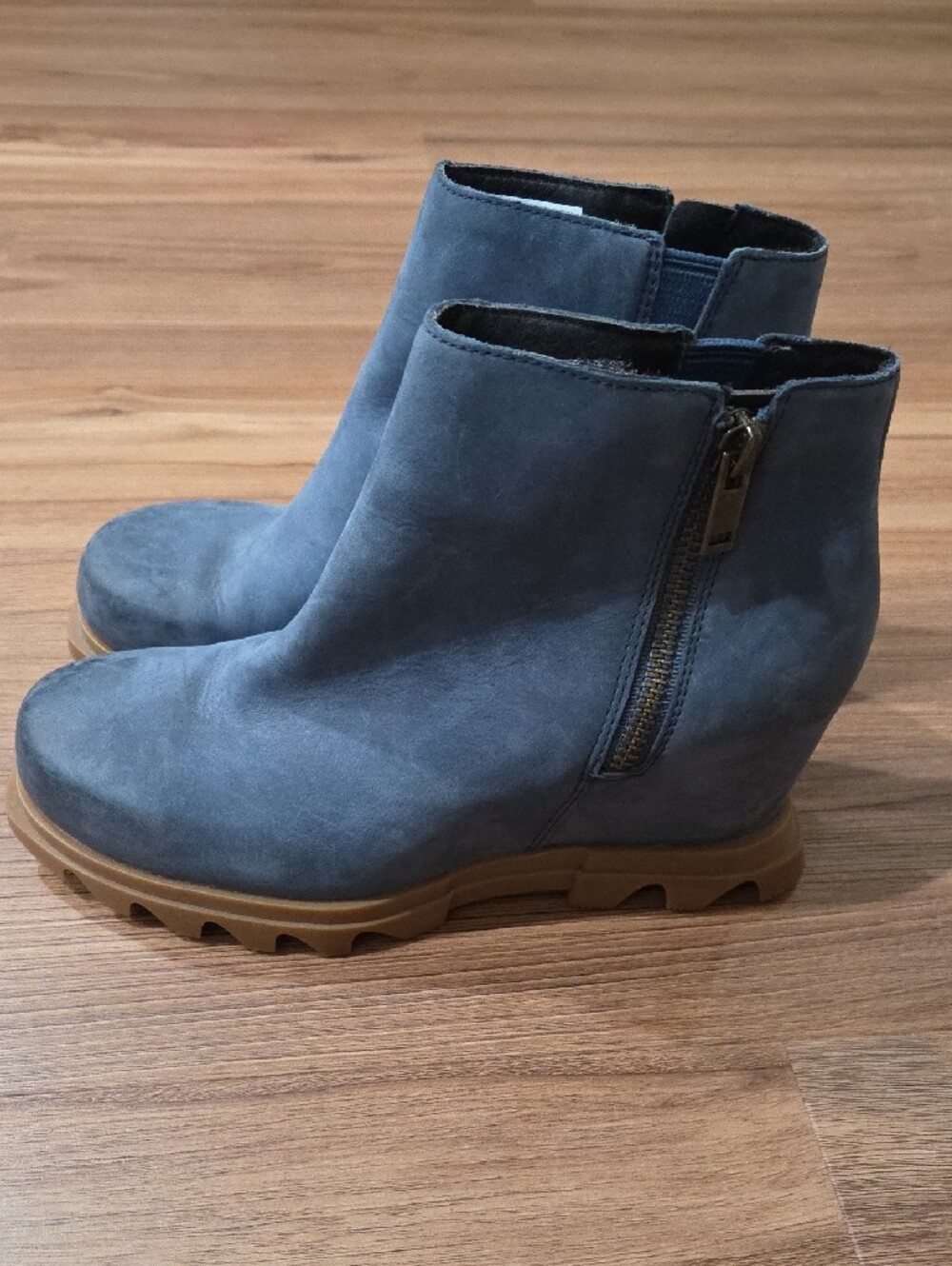 Sorel Blue Suede Wedge Ankle Boots with Side Zip